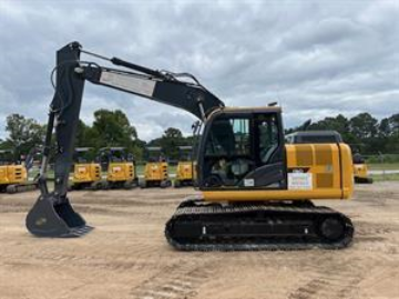 Picture of Excavator (20,000 lbs-39,000 lbs)