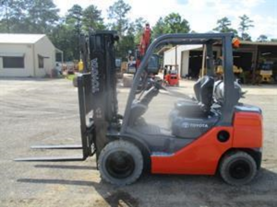 Picture of Forklift- Warehouse