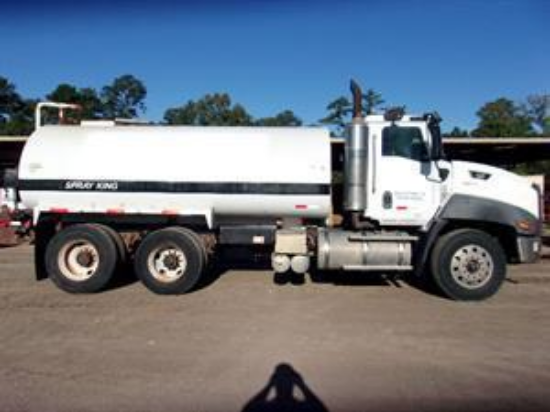 Picture of Water Truck (4,000 Gallons) 