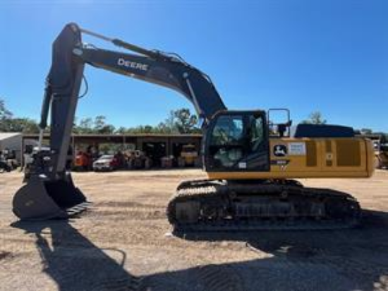 Picture of Excavator (70,000 lbs & UP)